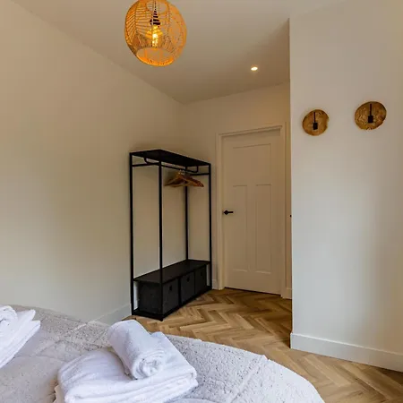 Holiday home Dorpskaemer Warmenhuizen