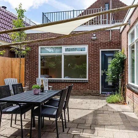 Dorpskaemer * Warmenhuizen