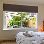 Holiday home Dorpskaemer Warmenhuizen