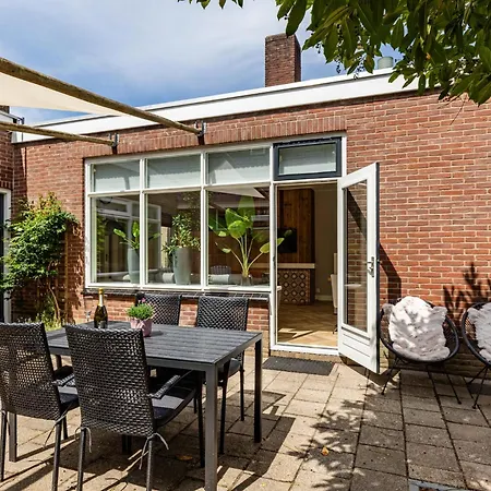 Dorpskaemer Feriehus Warmenhuizen