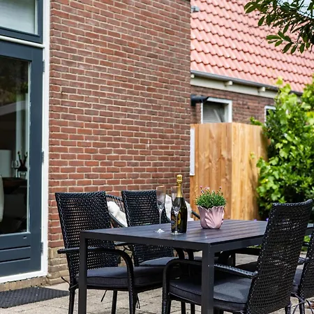 Dorpskaemer * Warmenhuizen