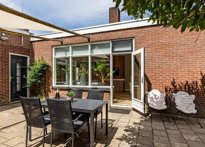 Dorpskaemer Feriehus Warmenhuizen