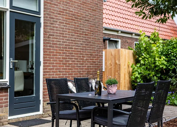 Dorpskaemer * Warmenhuizen