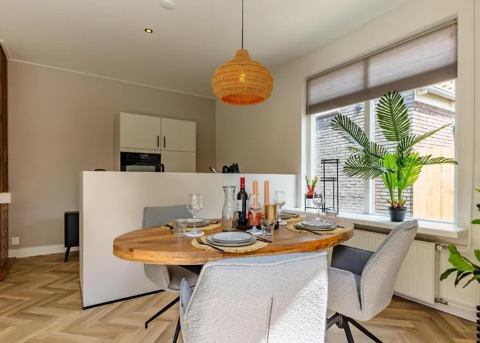 Dorpskaemer Feriehus Warmenhuizen