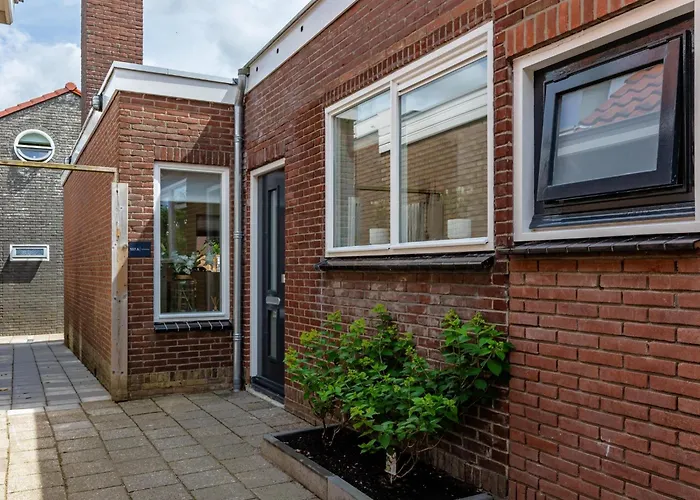 Dorpskaemer Warmenhuizen